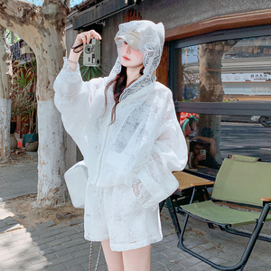 2025夏季新款小个子时尚减龄套装女绝美纯色蕾丝连帽拉链外套短裤图片