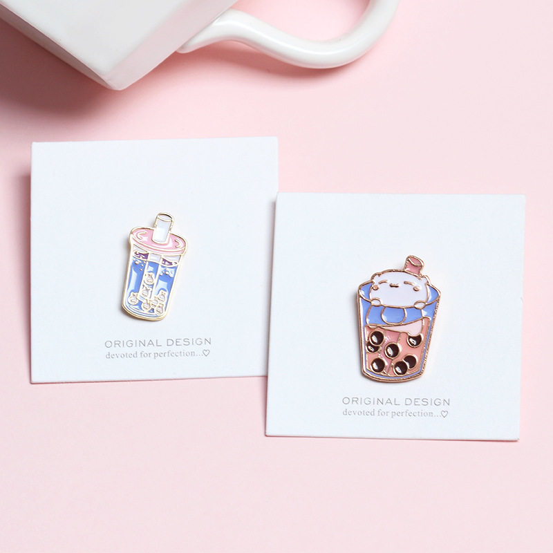 青青杂货|卡通奶茶杯胸针珍珠奶茶徽章 北极熊衣服包包别针徽章