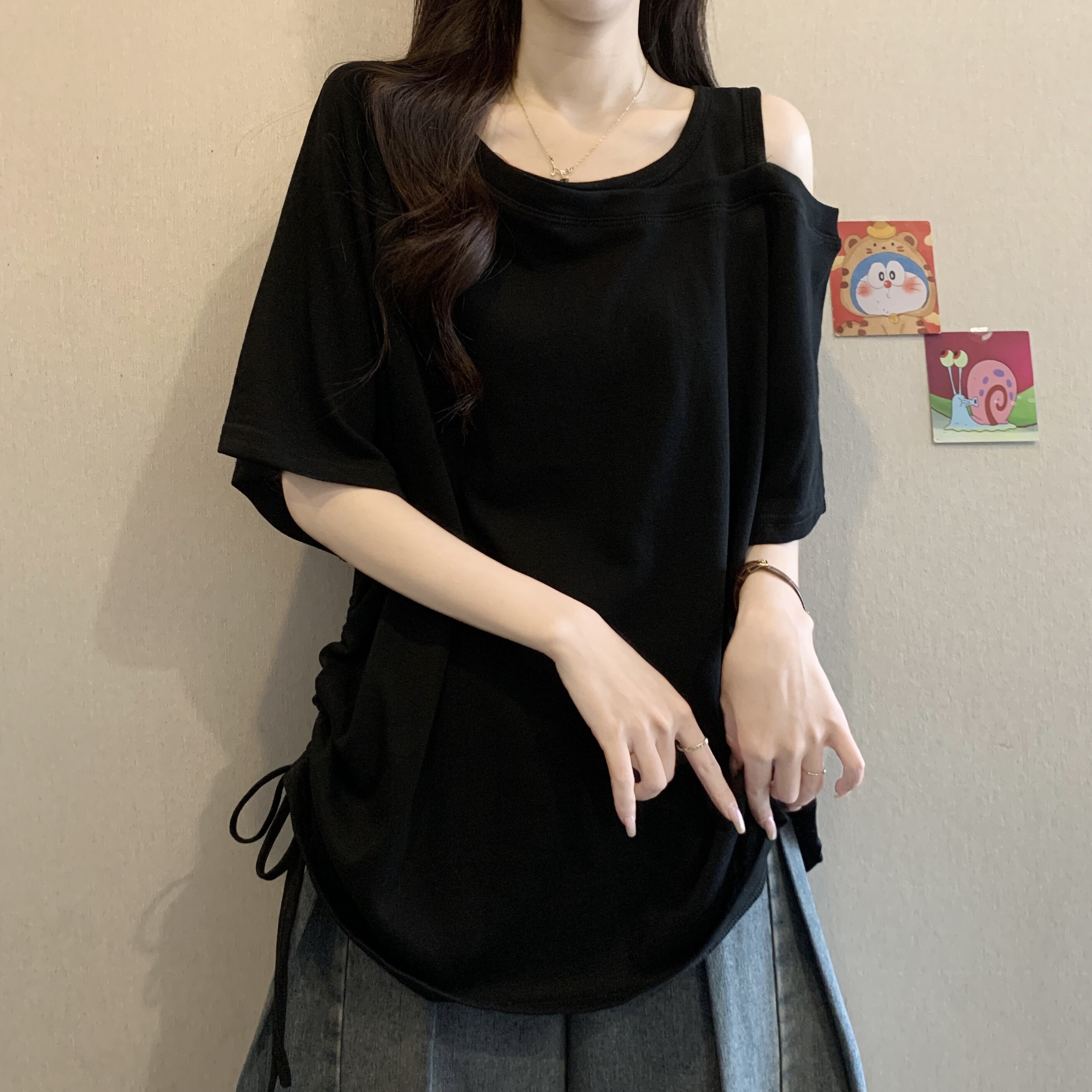 抽绳斜领短袖t恤女夏季新款设计感小众印花宽松显瘦露肩上衣潮