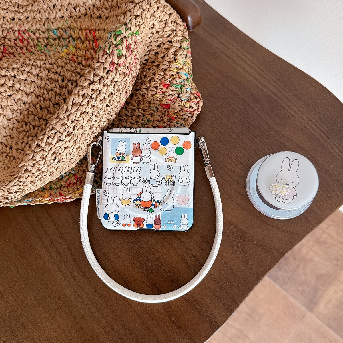 可爱满屏米菲兔磁吸壳支架适用三星zflip7/6/5手机壳华为PuraX保护套小米MIXFlip2折叠屏荣耀vflip全包n3flip