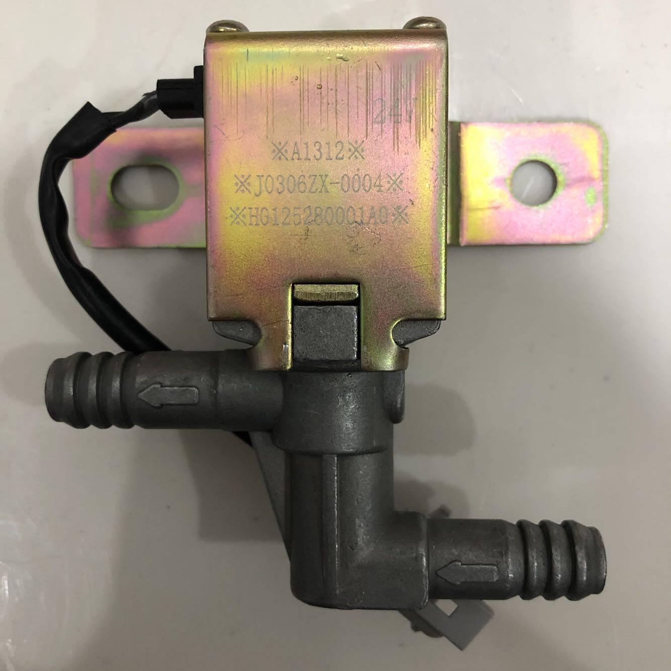 适用于福田欧马可欧曼轻卡尿素罐尿素箱加热电磁阀24v12v汽车配件