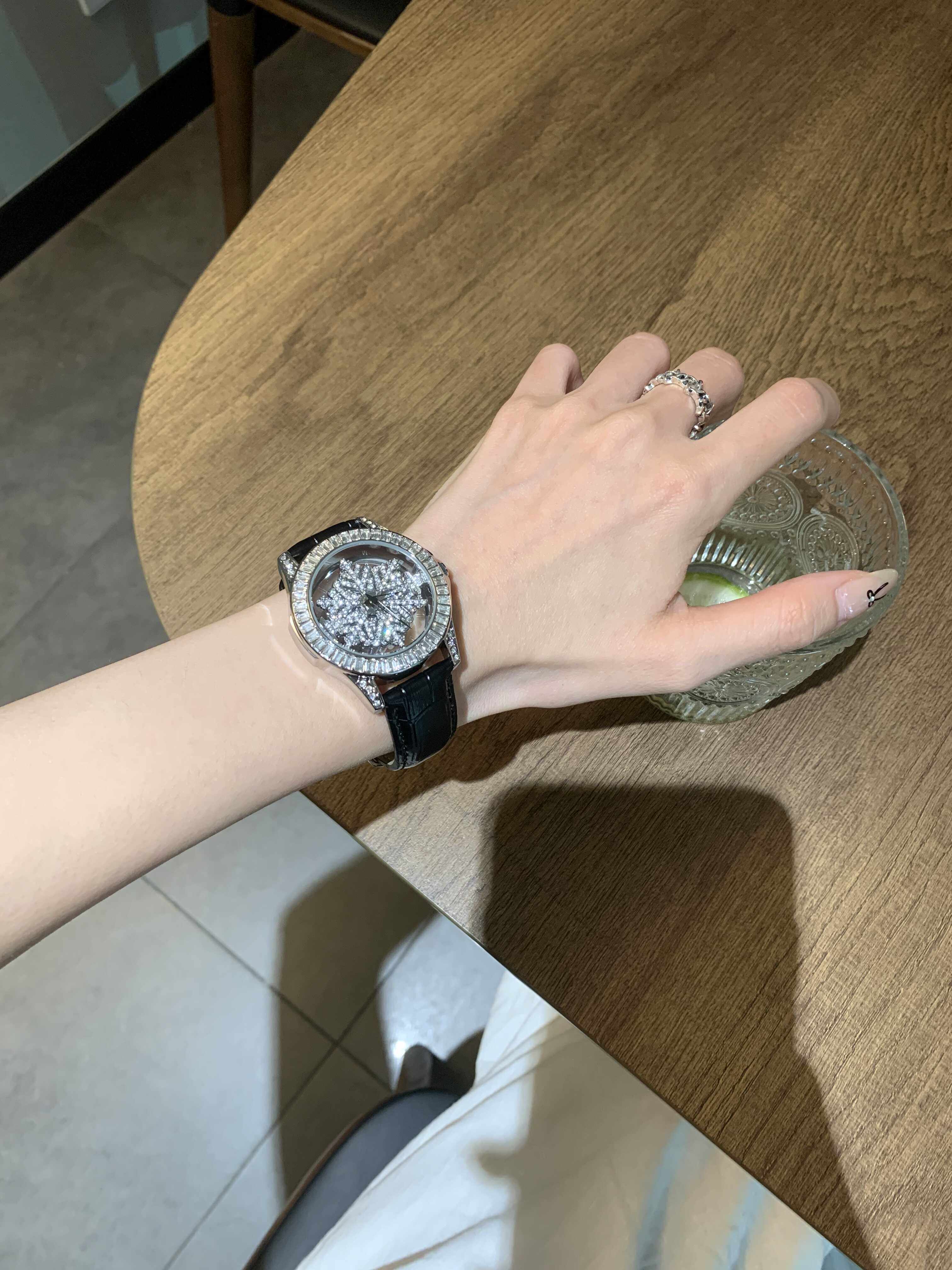 优品家手表雪花时来运转女款女士手表雪花镶钻石英时尚轻奢小众