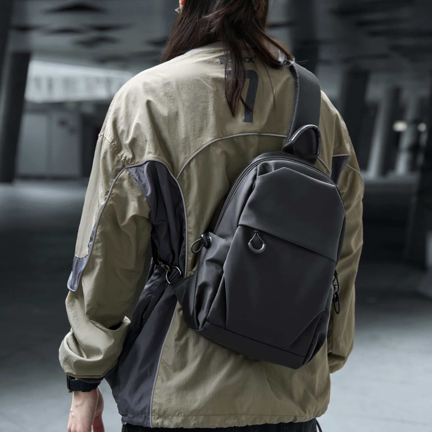 胸包男士轻便斜挎包休闲时尚单肩包大学生潮流邮差运动小包斜背包