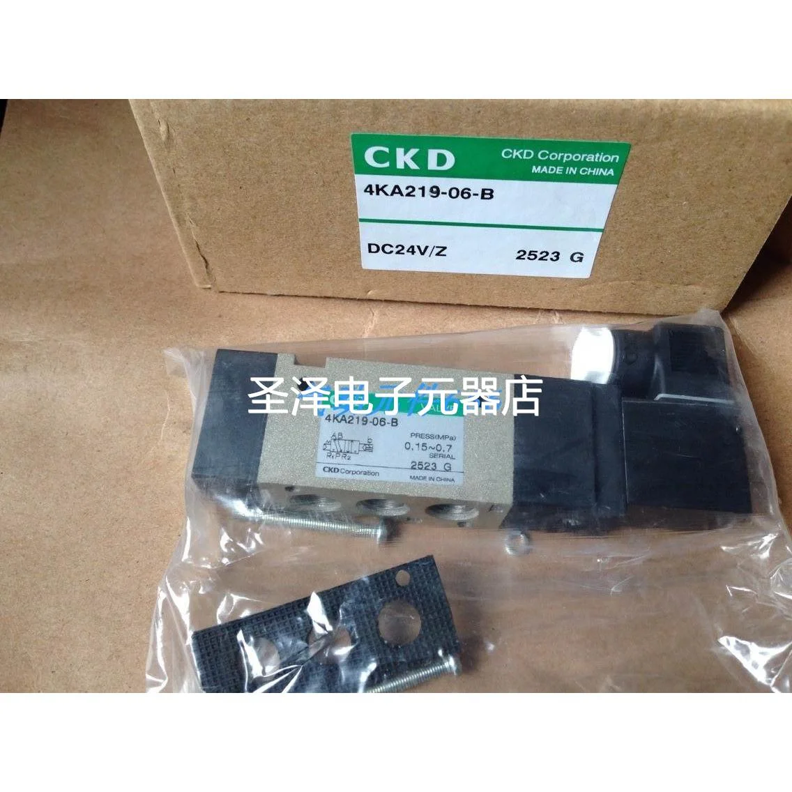 CKD电磁阀4KB319-LS 4KB329-LS 4KB339-LS AC220V AC110V、现货议