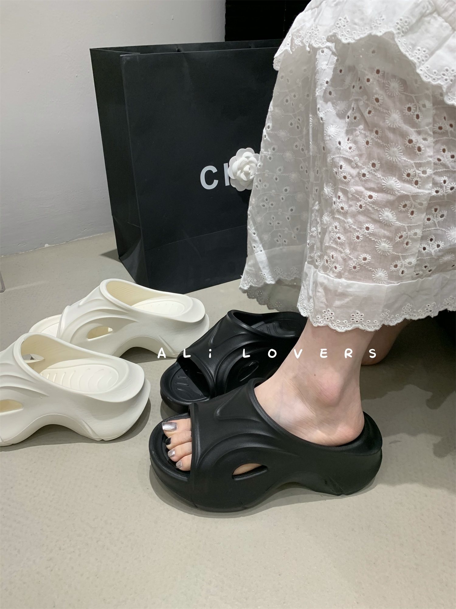 MUMU厚底踩屎感EVA软底ins夏天一字拖外穿拖鞋沙滩松糕高跟凉拖女