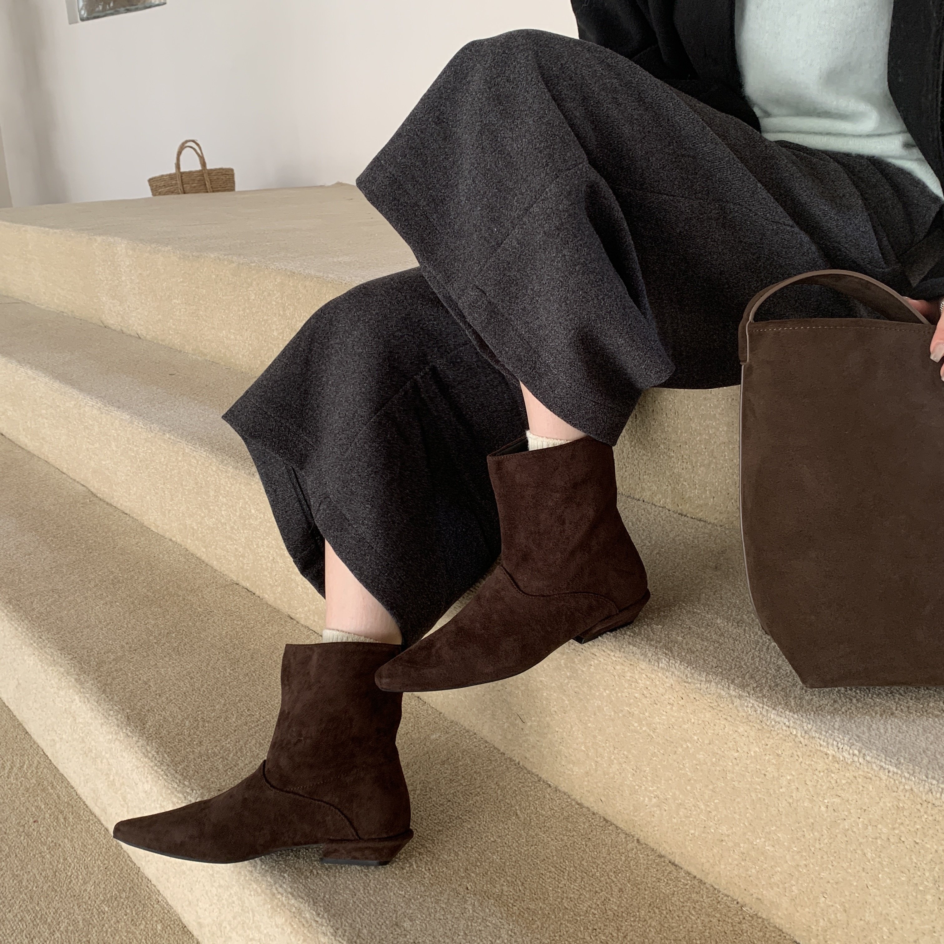 MUMU法式复古绒面短靴女低跟尖头瘦瘦靴气质百搭时装靴