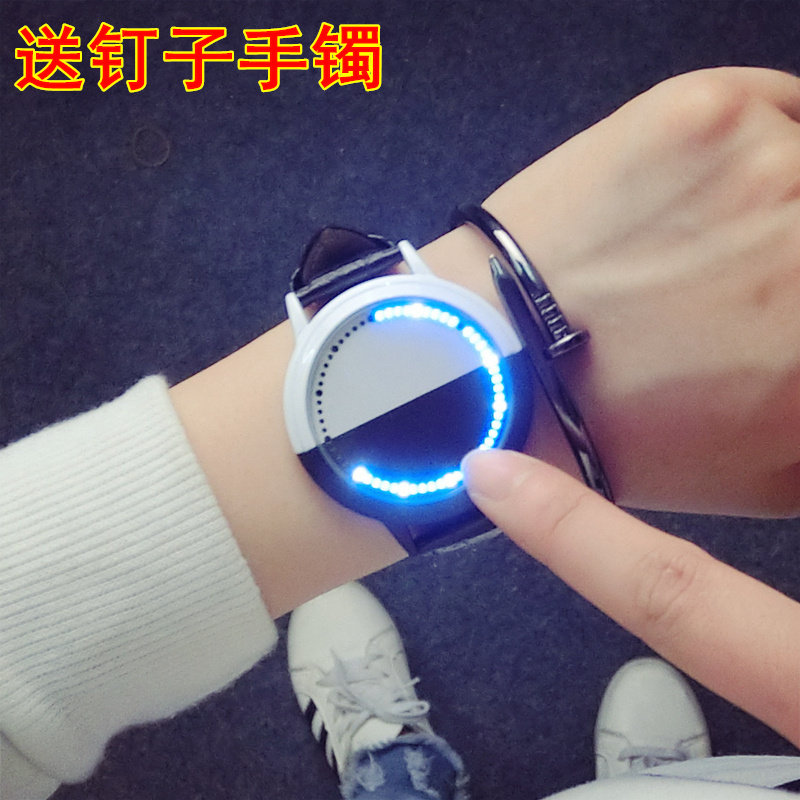 韩版潮女学生电子手表男智能创意个性发光led触屏简约黑白情侣表在类目 手表, 腕表中 - 来自Buy2taobao.com提供专业的淘宝代购服务