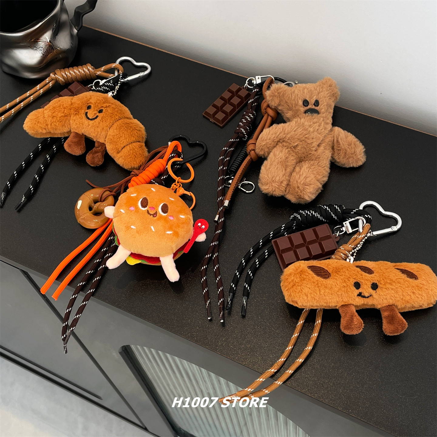 牛角包汉堡毛绒玩偶包挂件编绳男裤链女嘻哈牛仔工装裤挂链钥匙扣