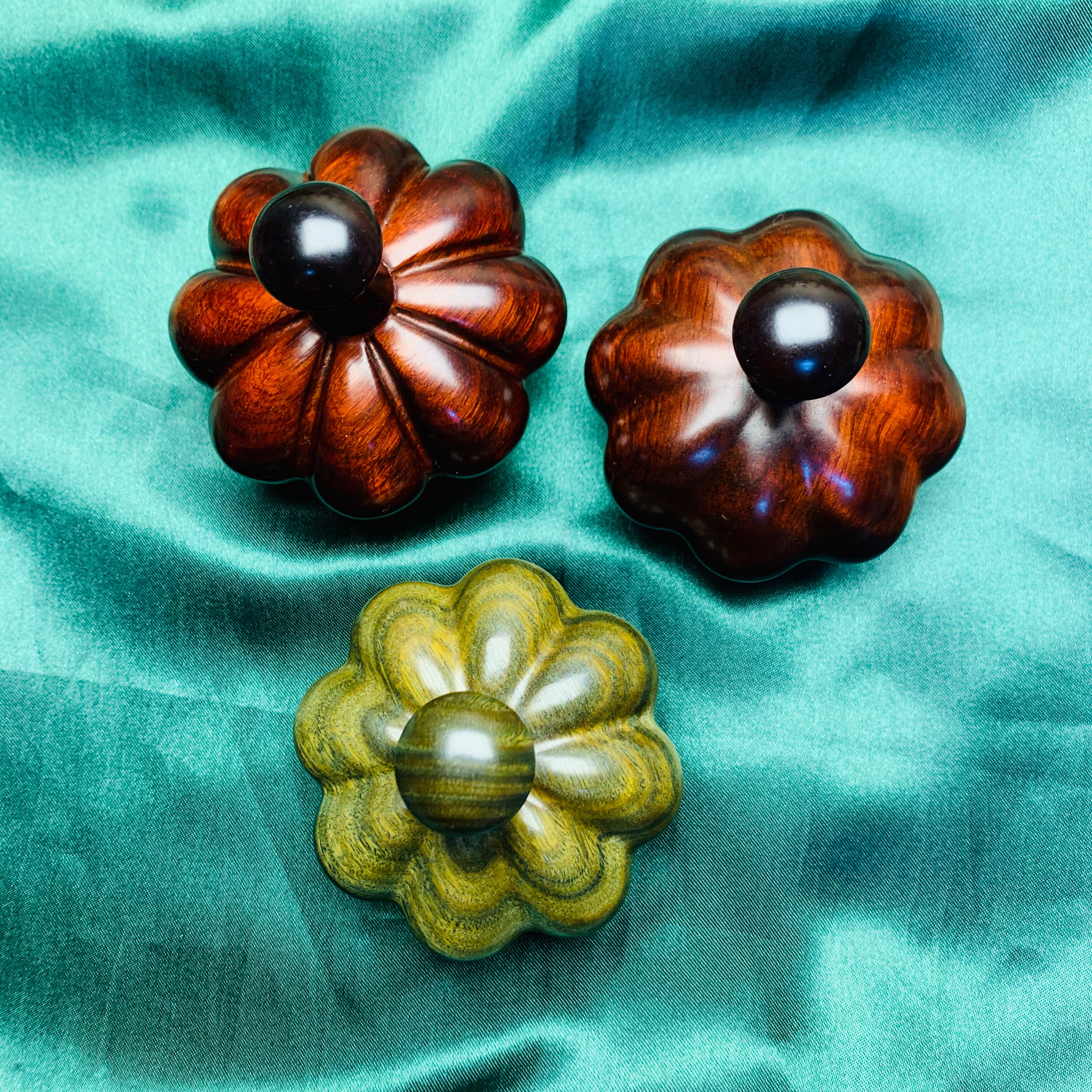 绿檀南瓜羊角按摩梳金丝檀木头疗刮痧养发头皮肩颈后背紫檀经络刷