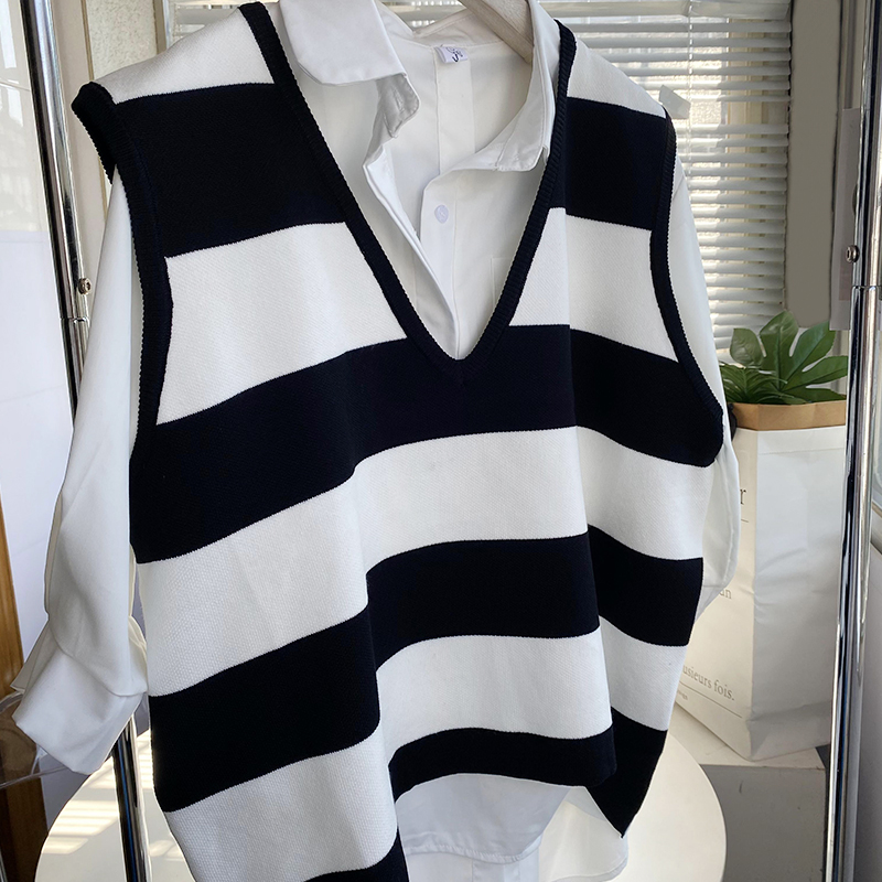 针织复古黑白条纹V领马甲背心女早秋宽松外搭叠穿时尚百搭坎肩上