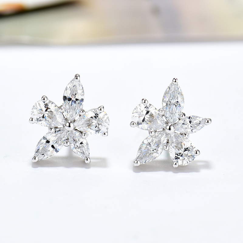 S925纯银镀白金仿真钻石耳钉女设计感小花朵耳饰轻奢气质耳环新款