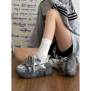 韩版学院风显脚小老爹鞋女2025新款秋季厚底增高轻便透气运动鞋女