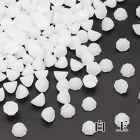 Около 20 белых нефритов