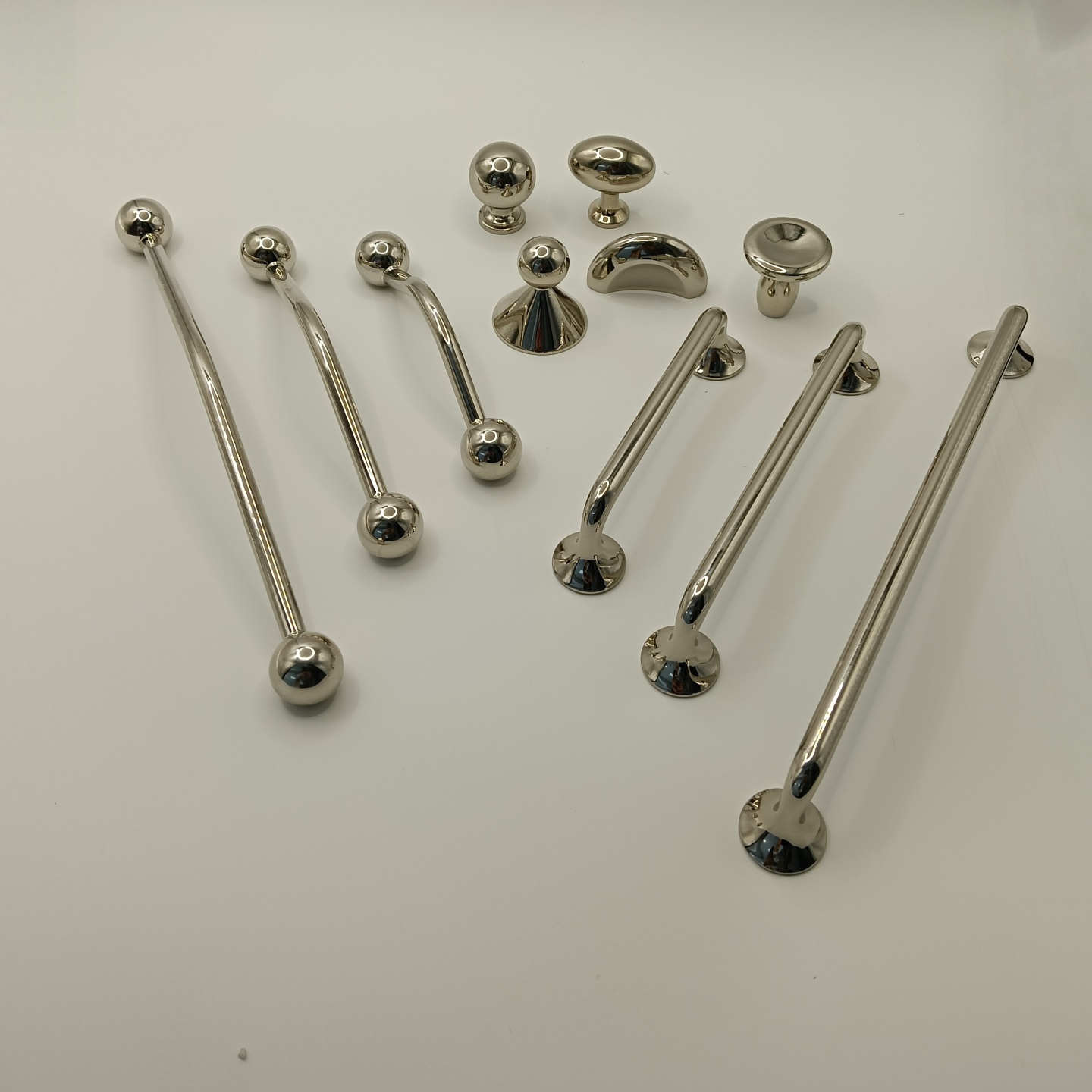 法式钛银轻奢拉手中古风极简暖色