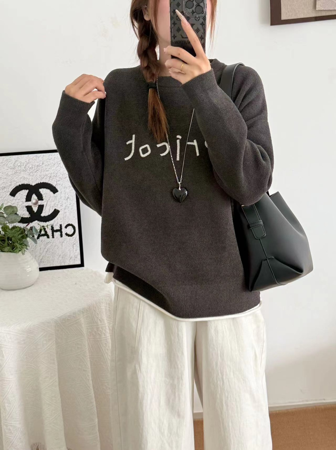 81095蓝粒绒加厚冬款胸口带Logo的黑色螺纹重磅长袖针织毛衣