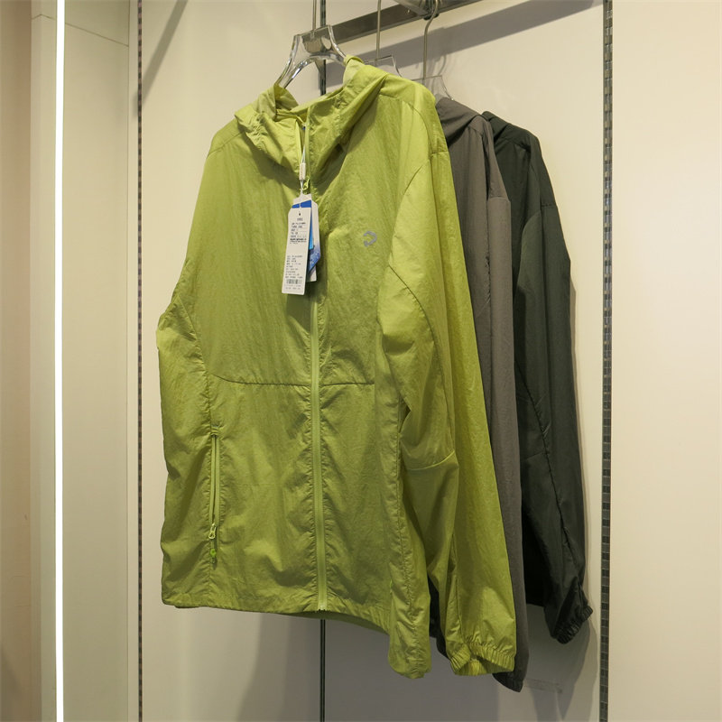 帕罗依男士防晒服 户外旅行防晒防紫外线轻薄透气连帽防晒衣26888 - 实物图