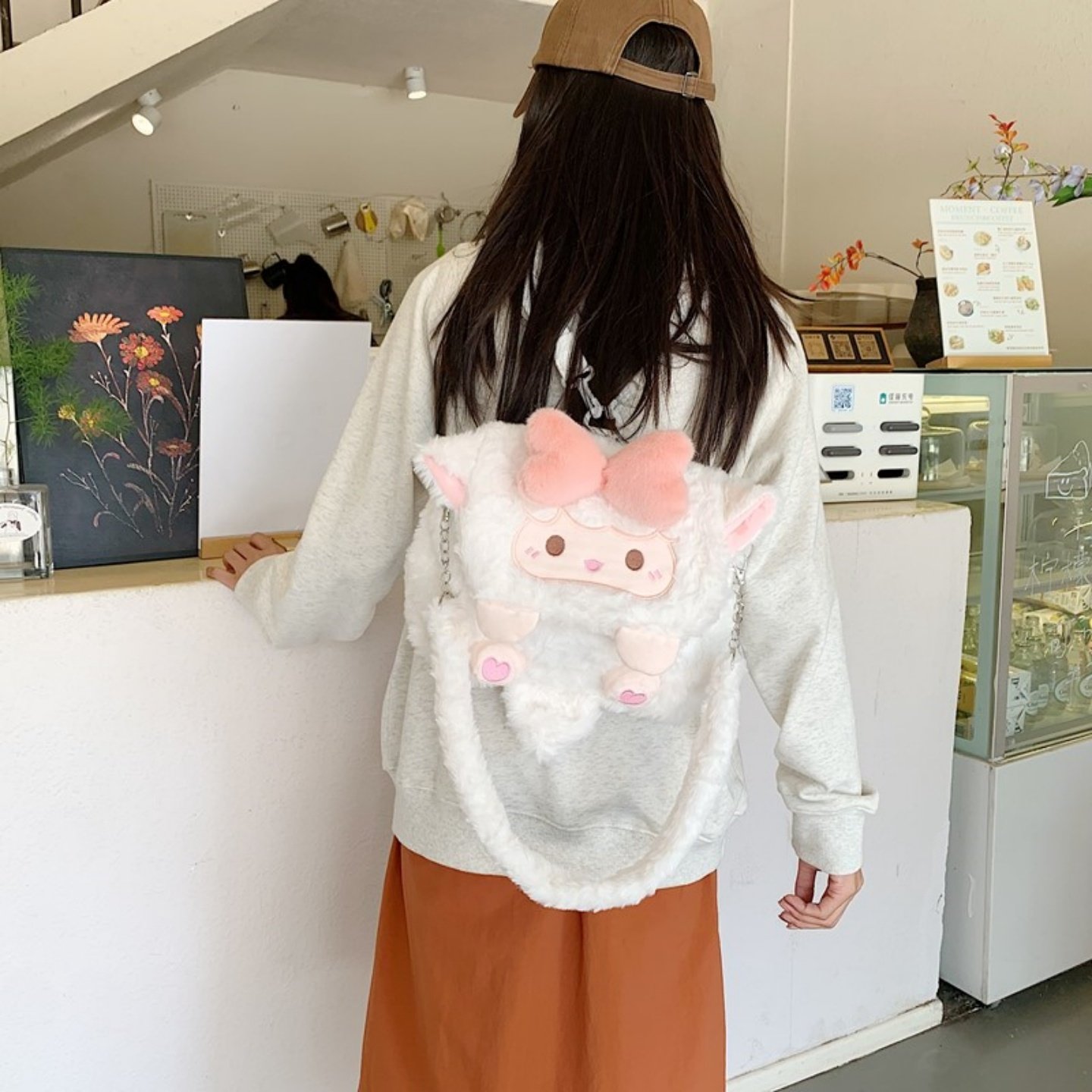 卡通小羊桃双肩包女秋冬新款可爱毛绒背包玩偶毛茸茸学生小书包
