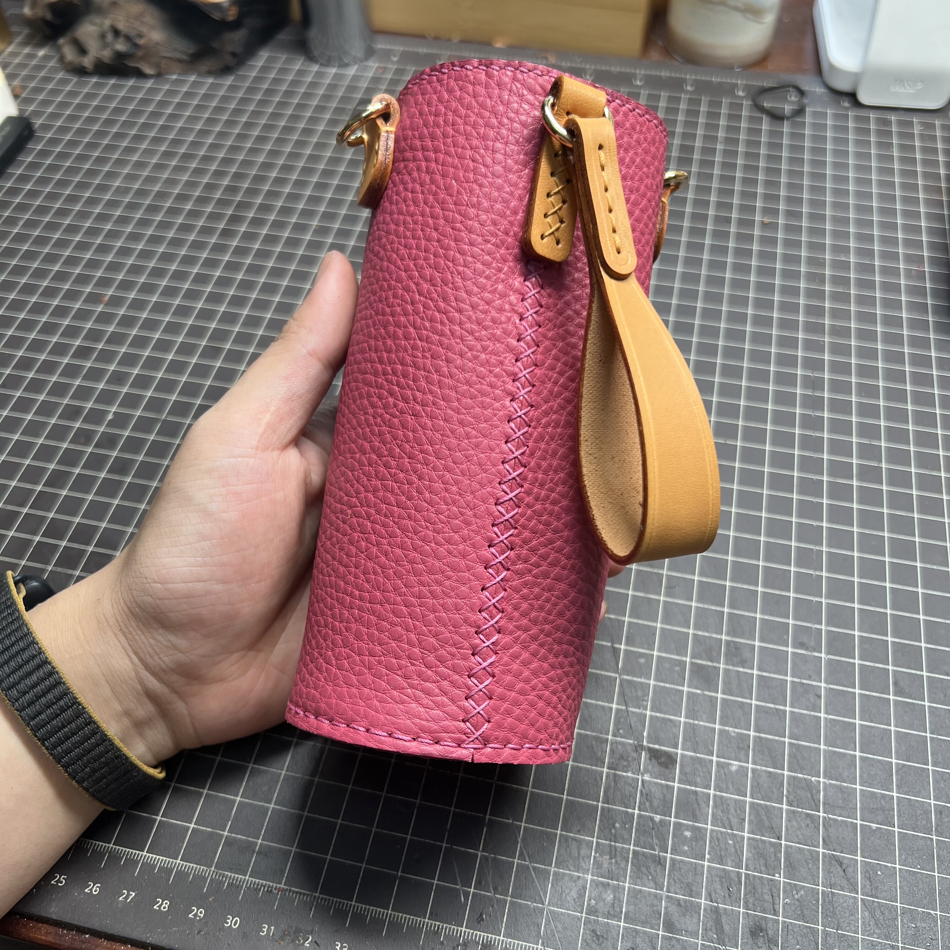 手工定制头层牛皮杯套可手提斜挎