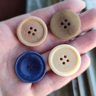 高档女装大衣果实纽扣驼色米色深蓝色羊绒风衣圆形四眼天然钮扣子