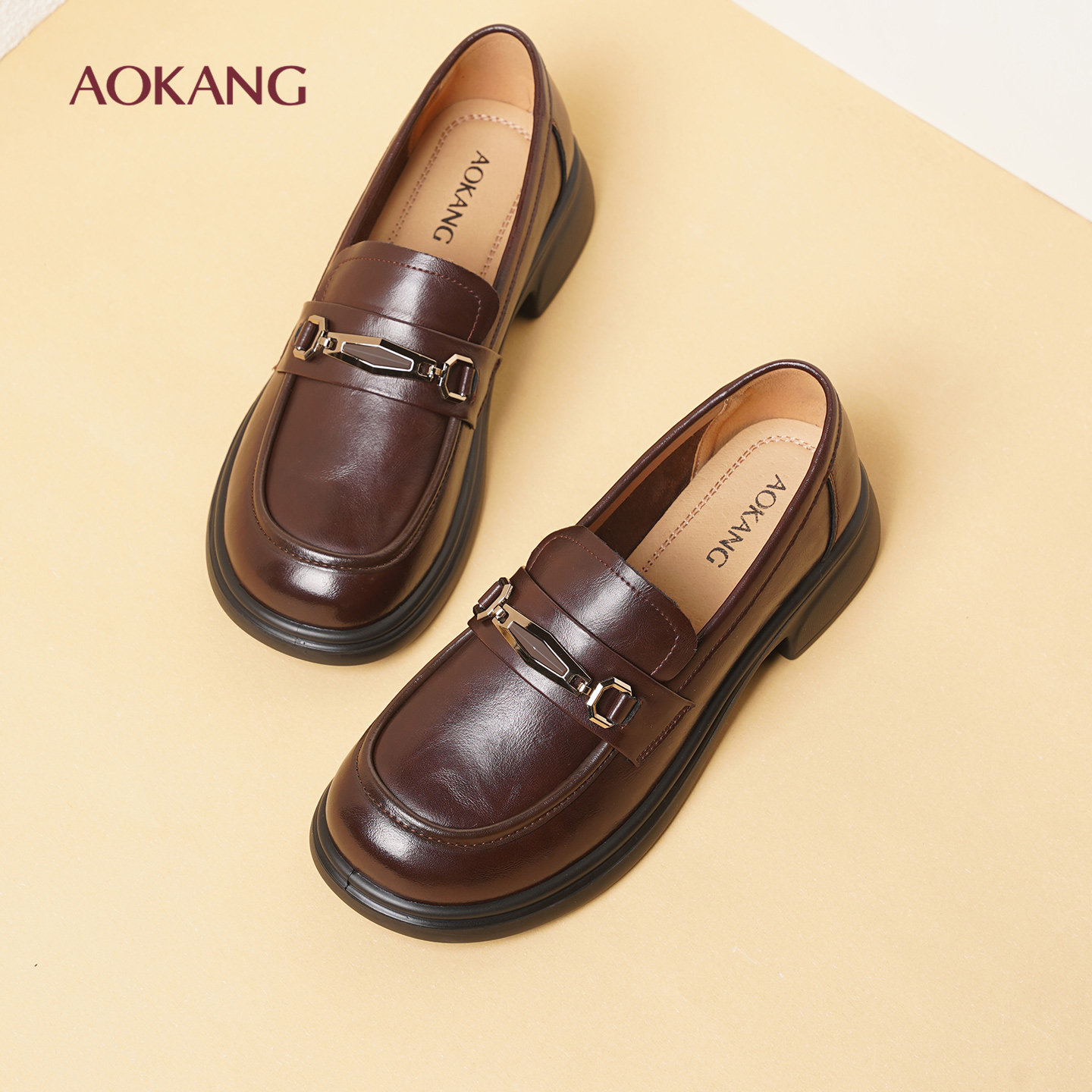 奥康 女鞋春秋季新款乐福鞋休闲复古舒适一脚蹬小皮鞋软底妈妈鞋L