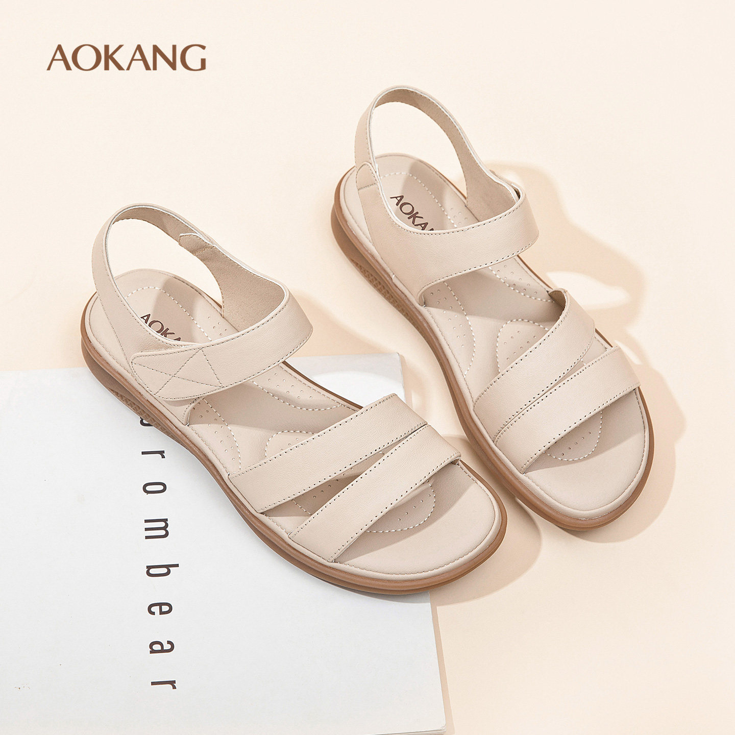 奥康 女鞋夏季新款软底凉鞋时尚休闲妈妈凉鞋日常通勤平底鞋N