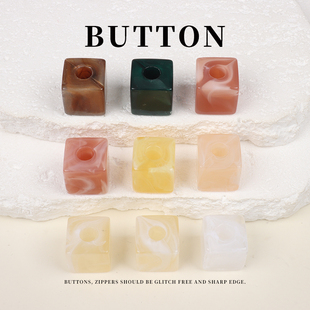 亚克力彩色方形珠服装裙子大孔珠子散珠DIY手工鞋带包包装饰扣子