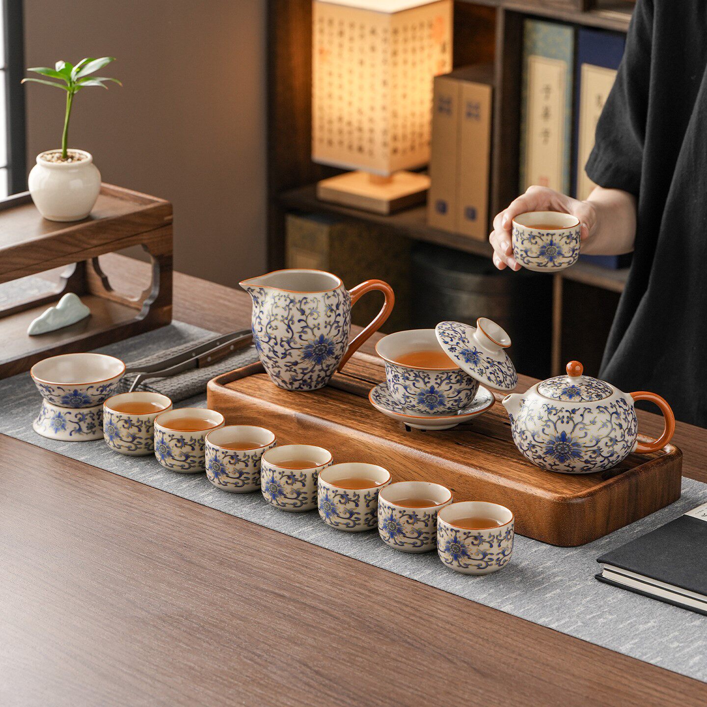 汝窑缠枝莲功夫茶具套装泡茶壶茶杯家用复古新中式轻奢高档品茗杯