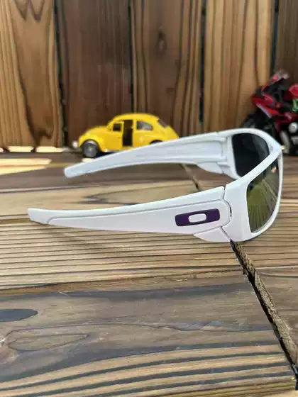 Outdoor Men's and Women's Cycling and Mountaineering Sunglasses with Uv Protection, Strong Light Protection, Driving Sports Sunglasses, Stylish and Trendy Glasses