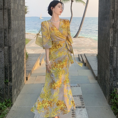 卜斯斯网红同款波西米亚碎花沙滩裙黄色战袍裹身度假女士长裙海边