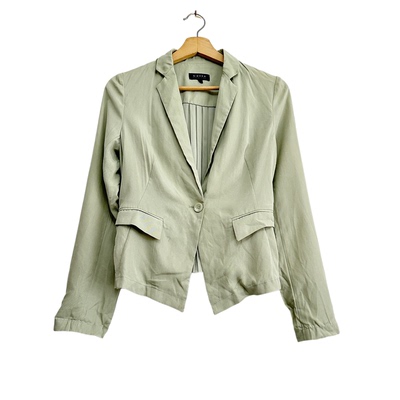 圣迪折扣女装 复古清新优雅淡绿一粒扣翻领短款西装式外套
