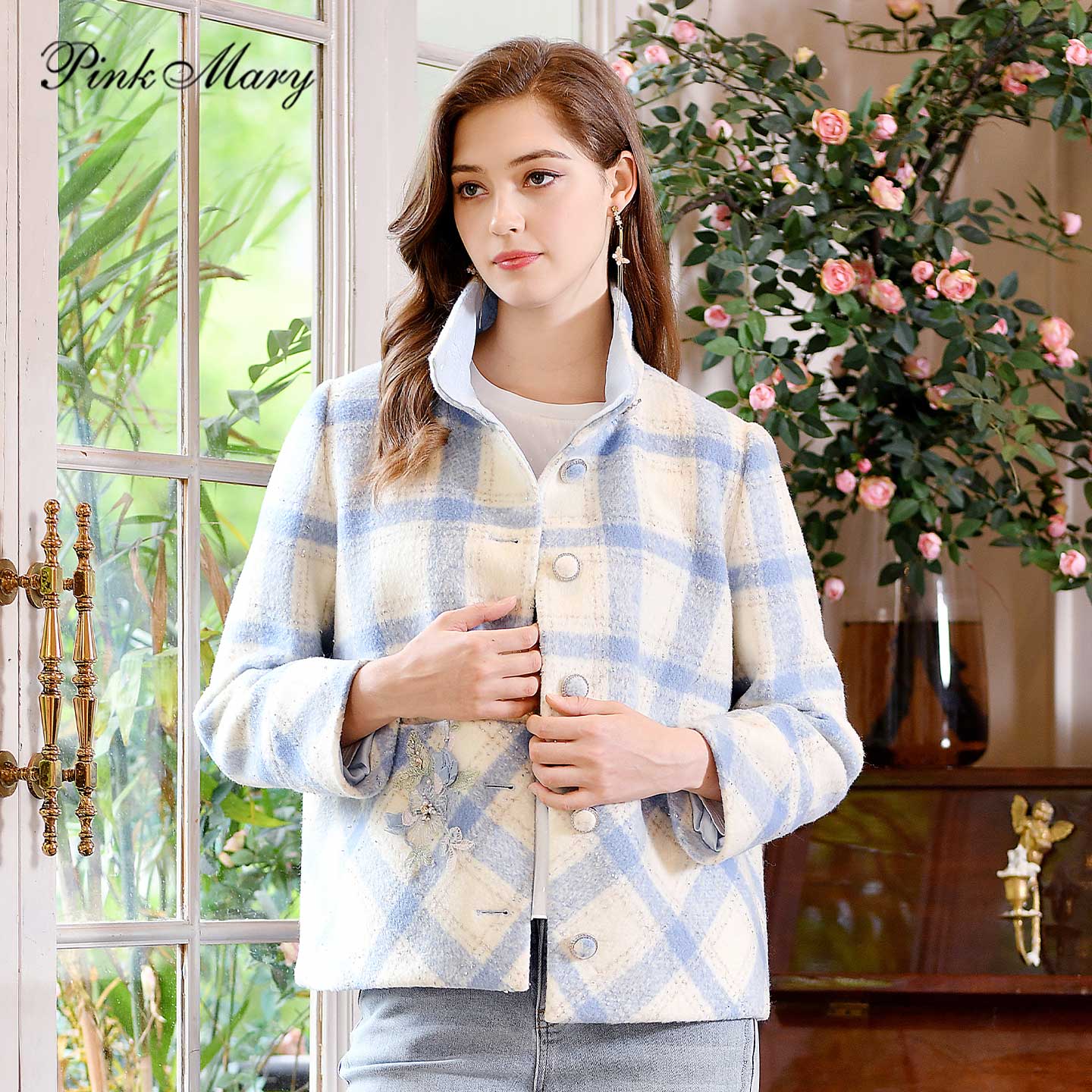 粉红玛琍外套女2025秋冬新款时尚绣花格子纽扣短款上衣PMAOW6003