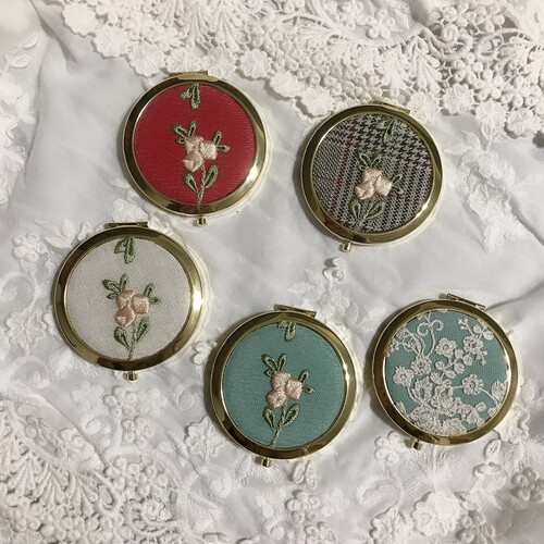 手持简约折叠便携双面镜化妆镜