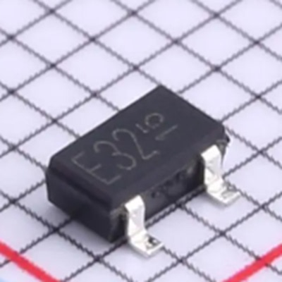 贴片三极管DTA123JUAT106