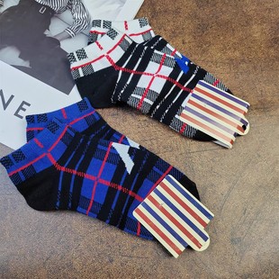 短袜女纯棉四季款吸汗棉袜英伦风方格短筒女士袜子