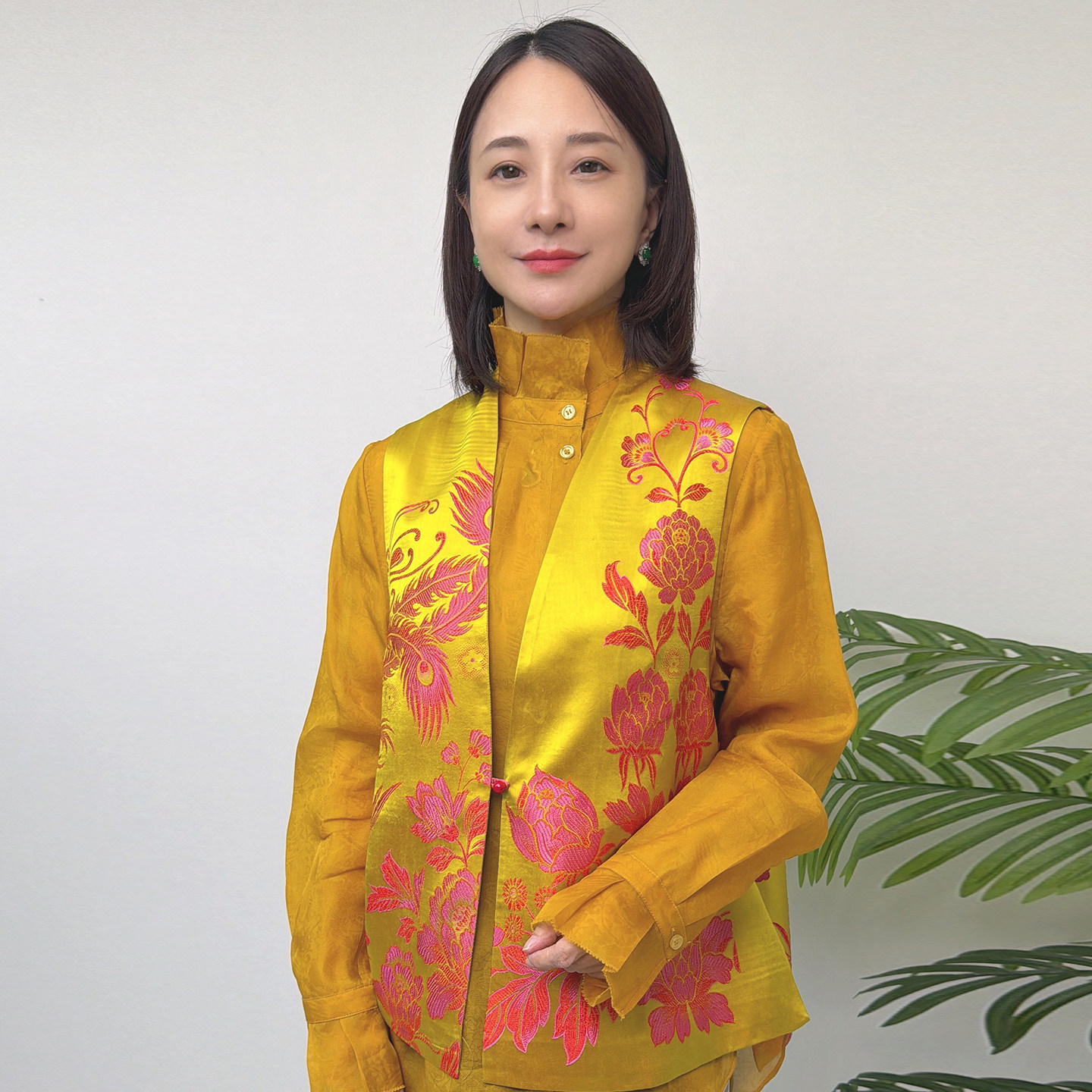 复古东方花韵刺绣丝缎提花盘扣马夹女民族风双面穿坎肩