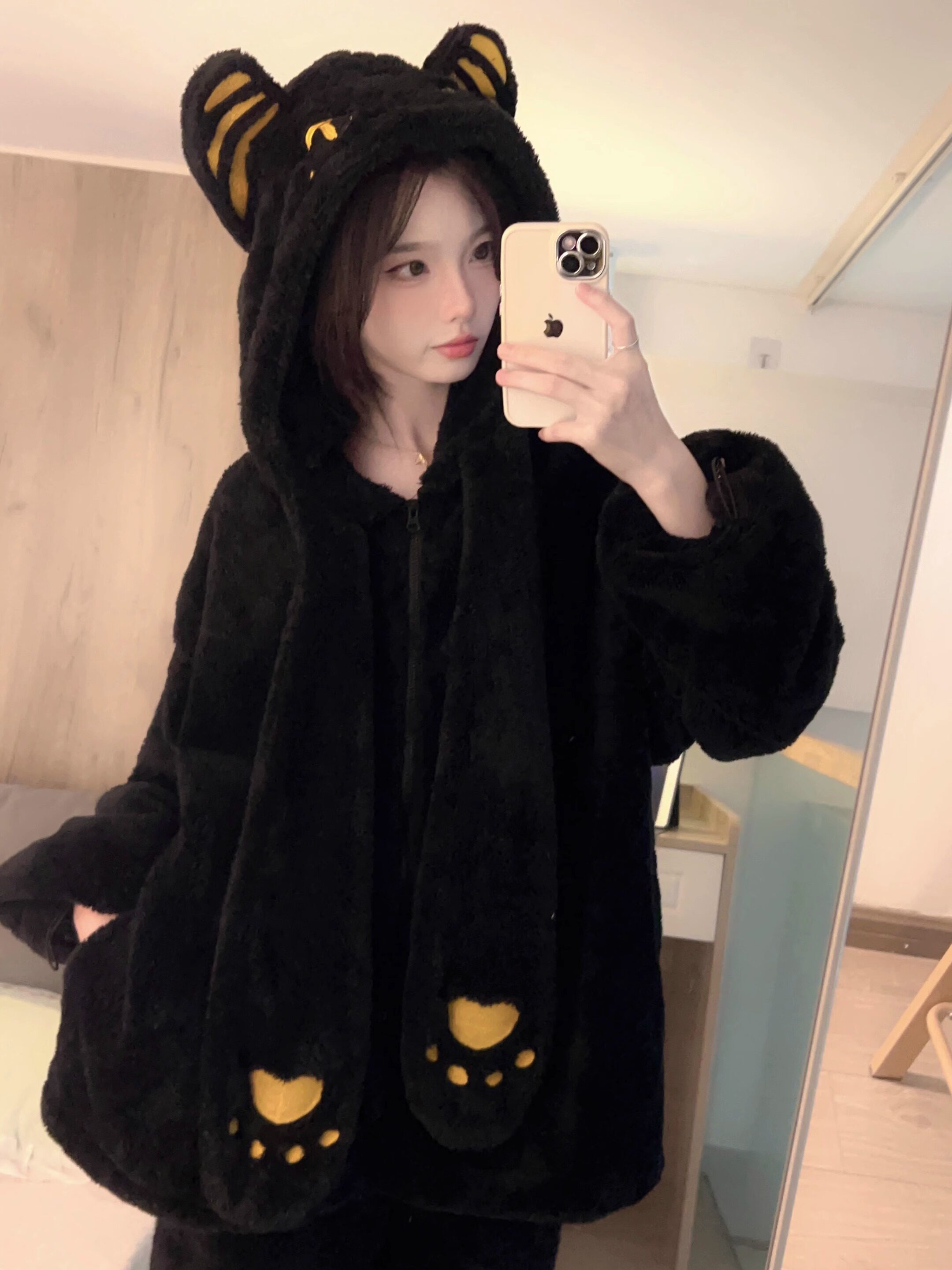 CARTOON CAT CORAL VELVET PAJAMAS WOMENS PLUSH THICKENED WINTER NEW BLACK PLUSH LOUNGEWEAR SET CAN BE WORN OUTSIDE