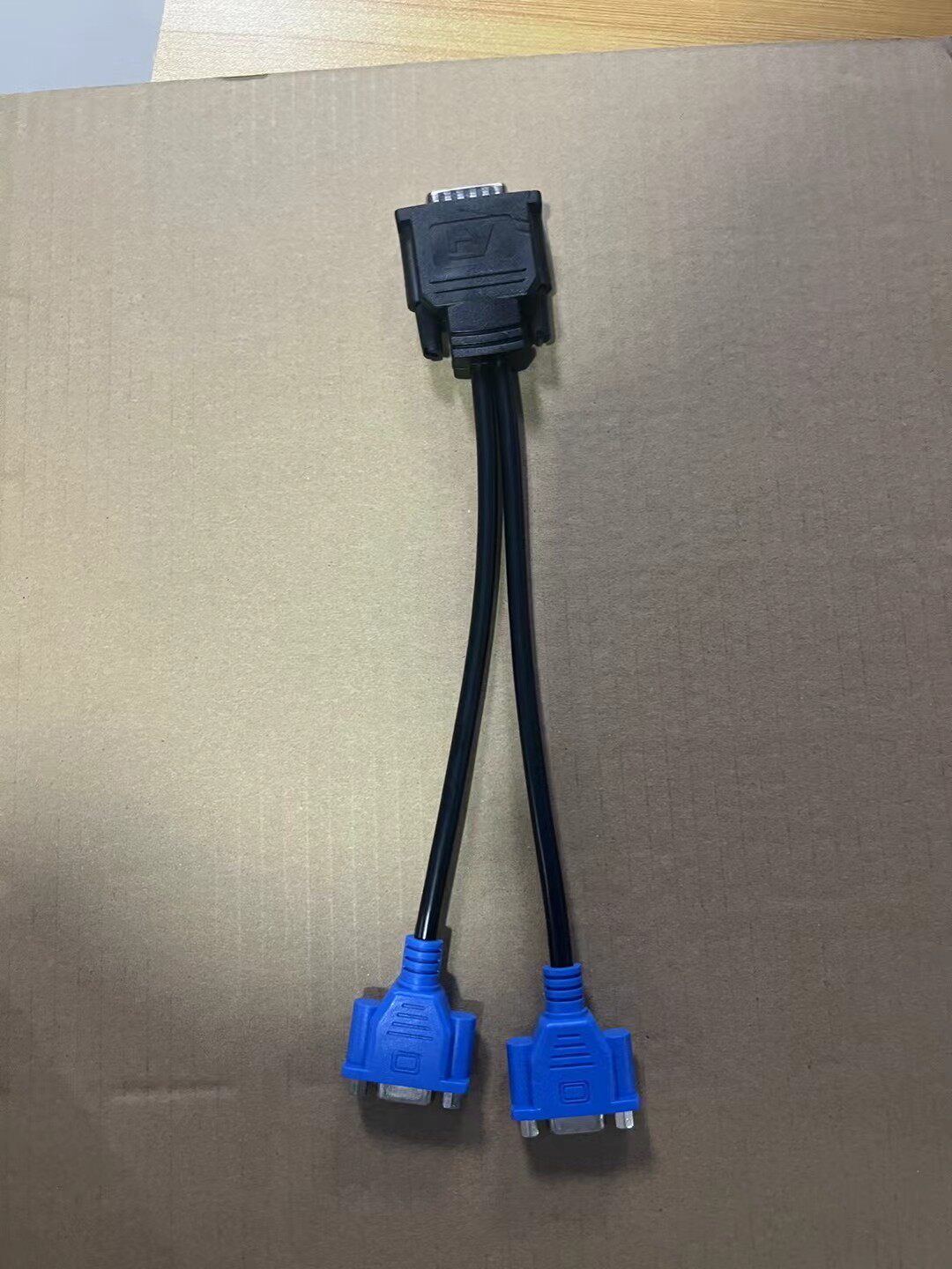 DMS59针转双vga转换线 显示器电脑高清连接双屏视频信号传输线