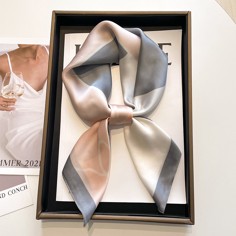 春秋搭配衬衫女款小方巾丝巾