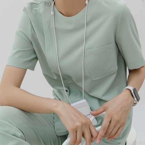 美容护理服韩式版型柔软抗皱透气