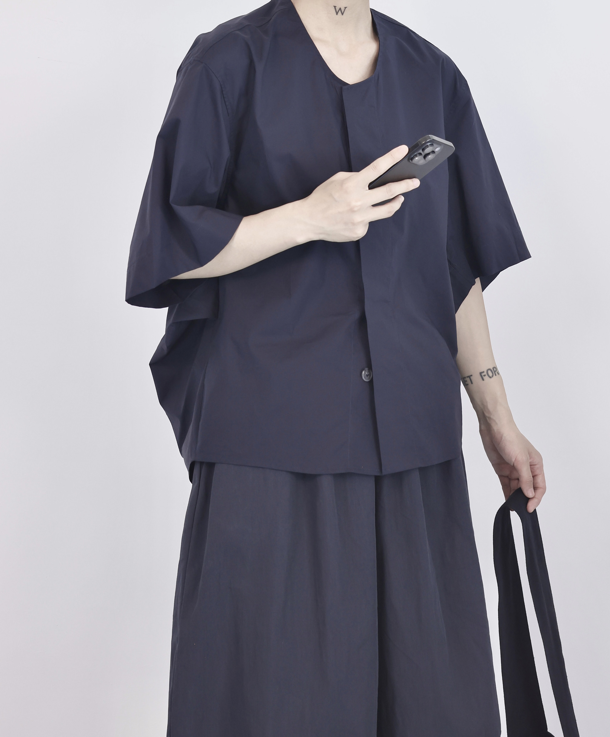 设计感山本日系圆领短袖衬衫女宽松显瘦百搭休闲衬衣2025春夏新款图片