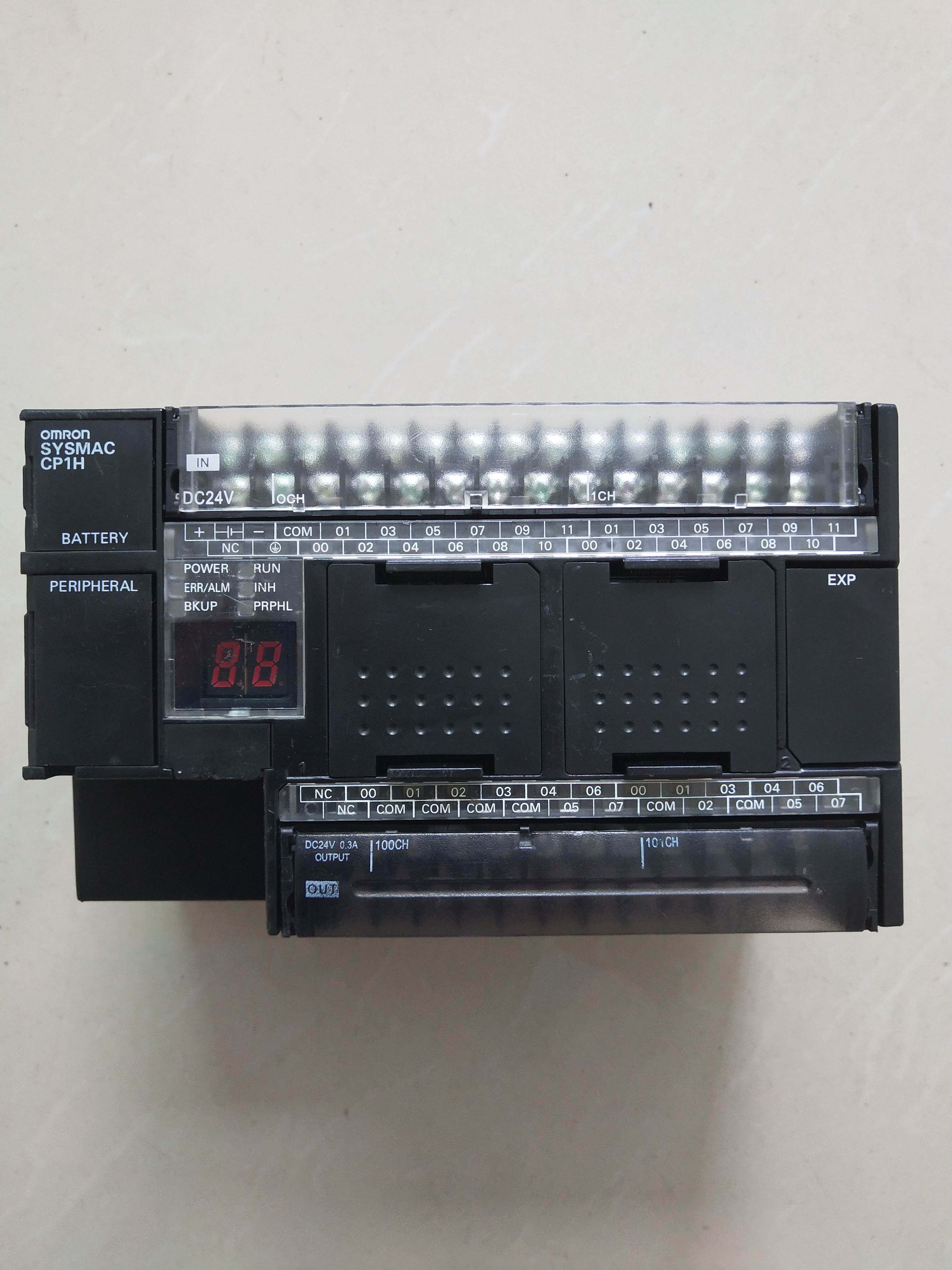 cp1h-x40dt-d欧姆龙cp1h系列40点晶体管输出型plc9成新质保半年