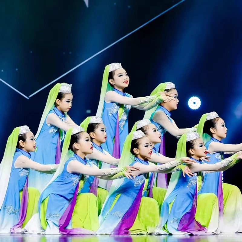 儿童古典舞少数民族花花儿舞蹈演出服回族维族表演服新疆舞台服装