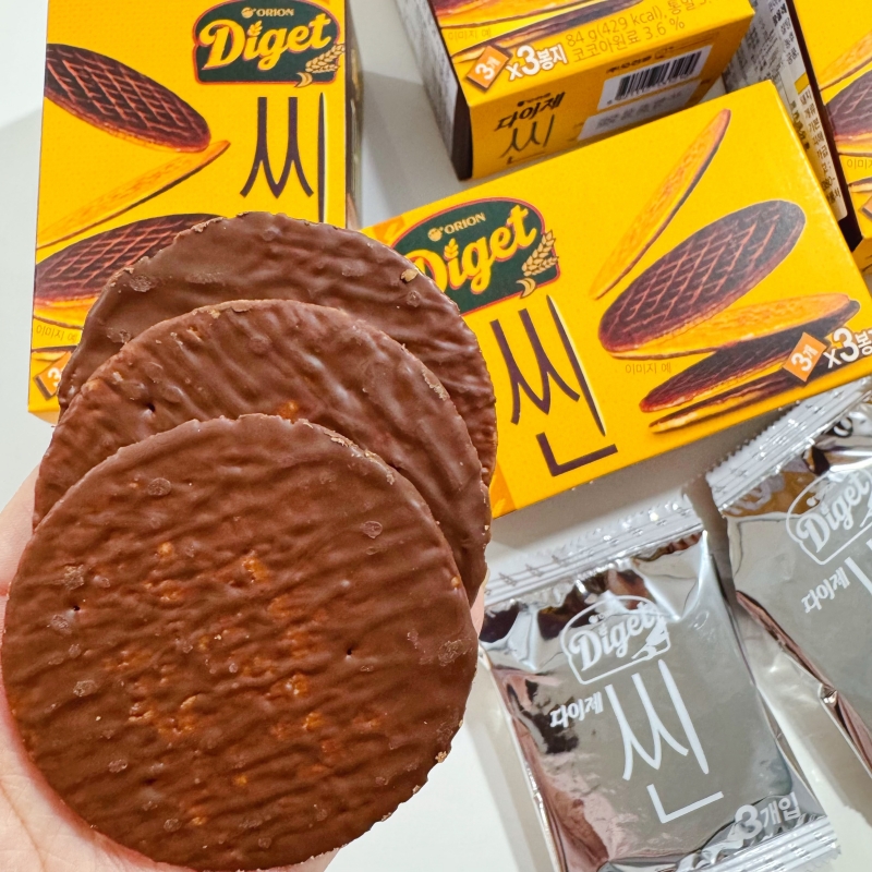 好丽友巧克力涂层饼干