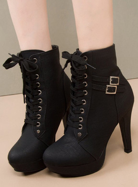 35-43大码伪娘细跟交叉绑带短筒马丁靴细皮带扣女装大佬高跟短靴