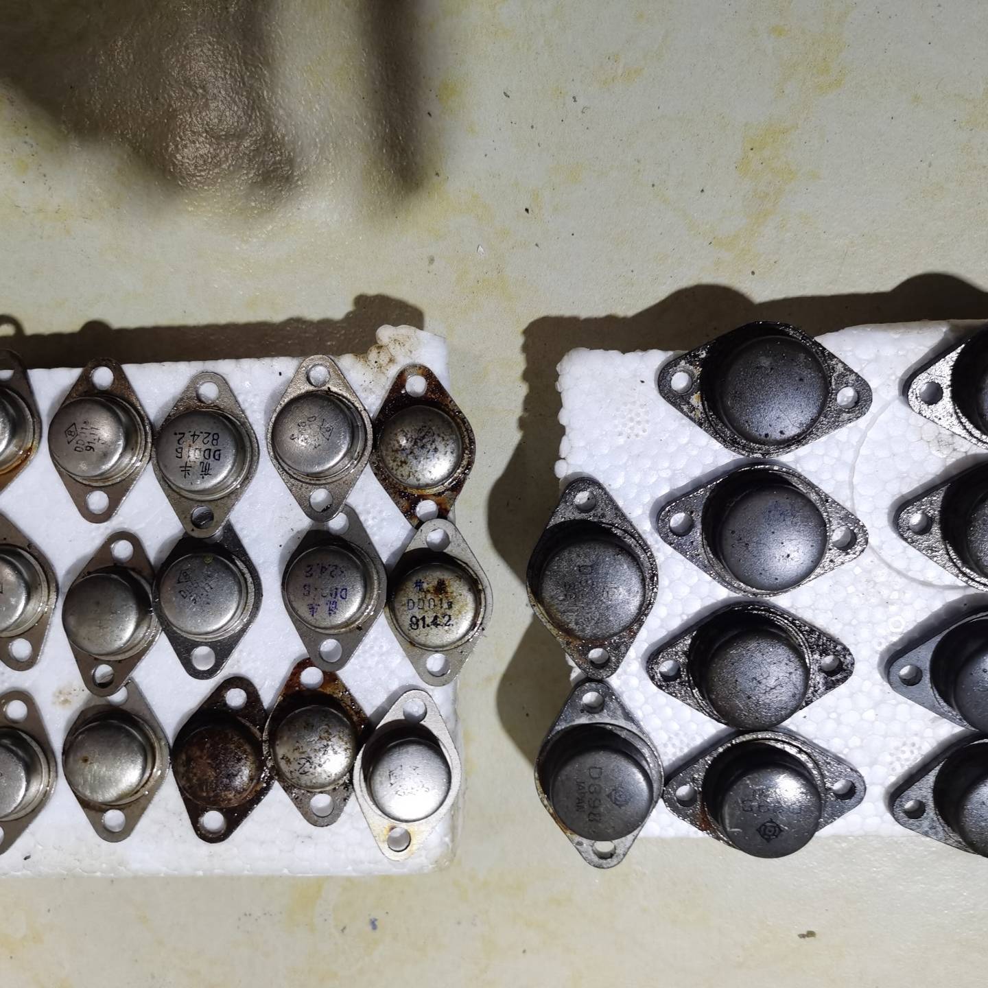 议价D898库存10只   DD01A  B  八十年代