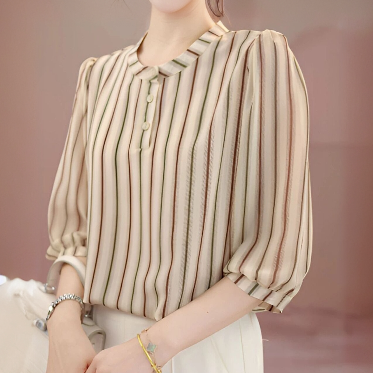 夏季轻薄七分袖冰丝衬衫洋气中年妈妈装宽松大码显瘦防晒条纹小衫