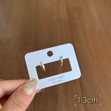 欧比雅比新款时尚百搭耳环简约小众设计高级感耳饰耳钉耳扣18465