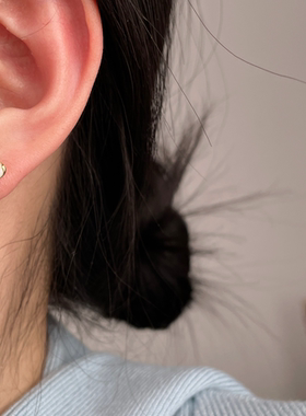 欧比雅比新款时尚高级感气质精致甜美复古花朵耳钉耳饰20837