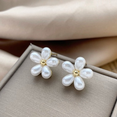 欧比雅比新款时尚高级感气质精致淑女甜美个性复古百搭耳钉49522