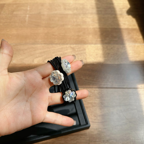 新款合金版高级感发夹轻奢花朵小众设计发饰精致百搭温柔珍珠发夹